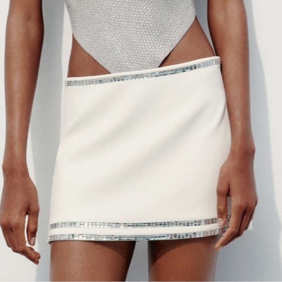 Zara RHINESTONE SKORT Size Small NWT $69.95 White Mid-rise skort - Picture 4 of 10